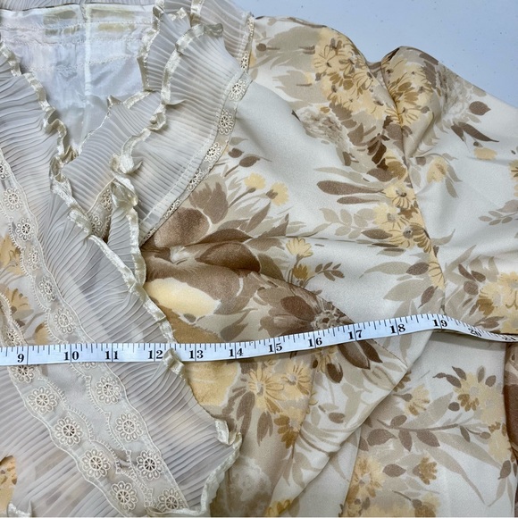Vintage Robe in Amazing Brown/Neutral Floral Print with Lace Details Handmade - Picture 7 of 11
